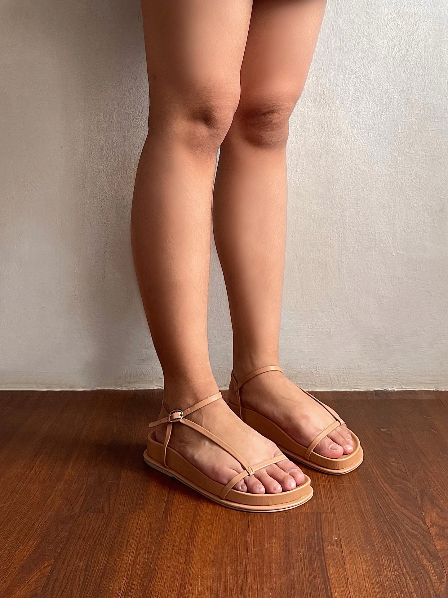 Sample 035: Everyday Slides in Nude - Size 7